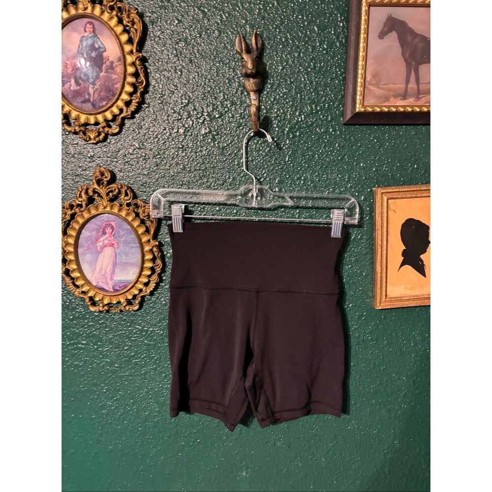 LULULEMON Women’s 4 Align Shorts HR High Rise 8” Black
